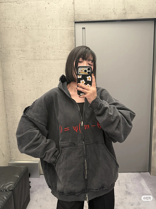 バレンシアガフォーミュラ刺繍入りウォッシュダメージジッパー付きフード付きスウェットシャツ