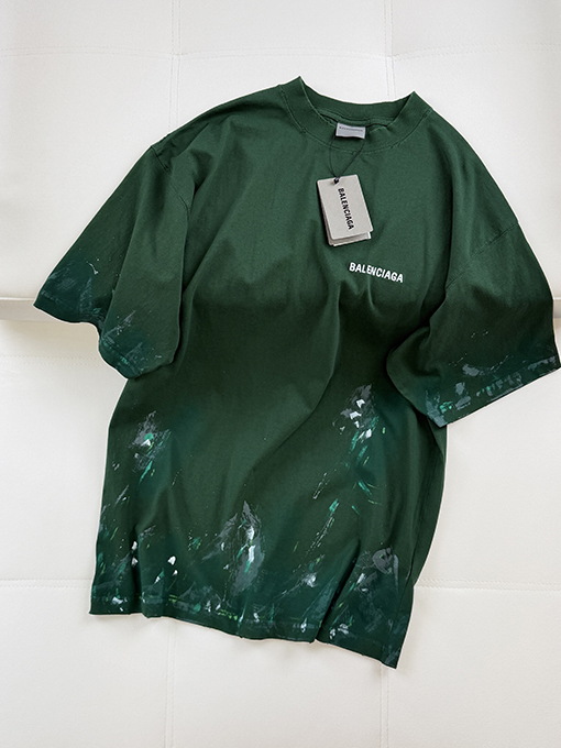バレンシアガ偽物 BALENCIAGA 手描きのグラフィティ刺繍入り半袖Tシャツ