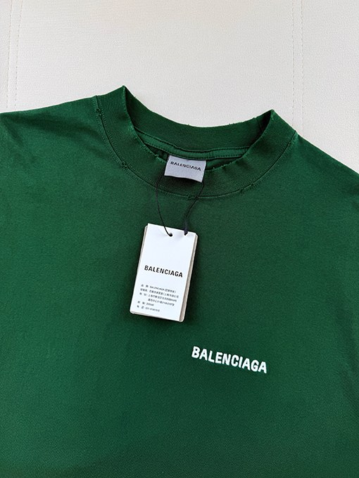 バレンシアガ偽物 BALENCIAGA 手描きのグラフィティ刺繍入り半袖Tシャツ