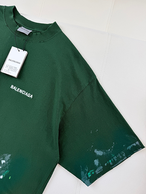 バレンシアガ偽物 BALENCIAGA 手描きのグラフィティ刺繍入り半袖Tシャツ