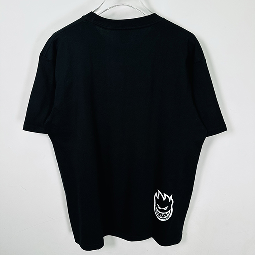 シュプリーム半袖Tシャツコピー コラボレーション作品燃えるアメリカ国旗の写真プリント入り半袖Tシャツ