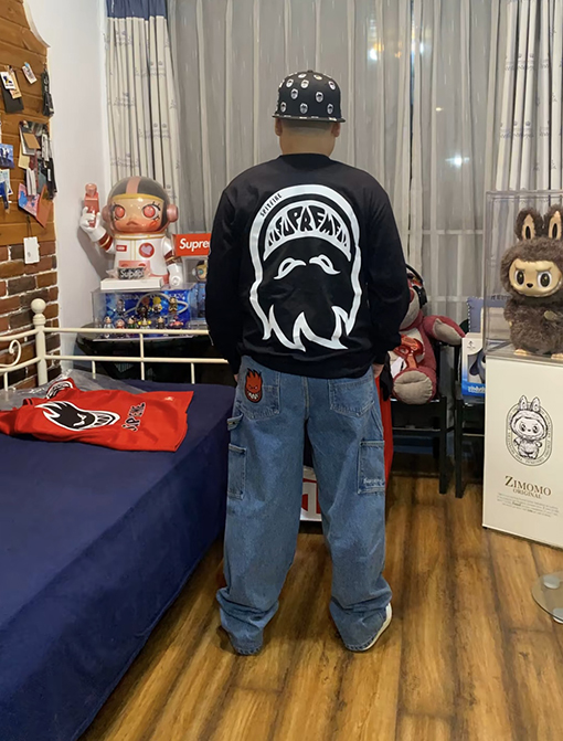 シュプリームコピー SUPREME 炎の幽霊の頭のプリント入りクルーネック長袖シャツ