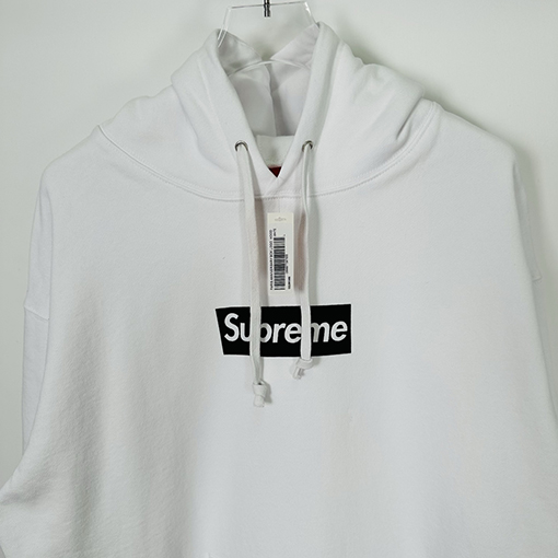 シュプリーム SUPREME パリ店10周年記念限定ボックスロゴパーカー