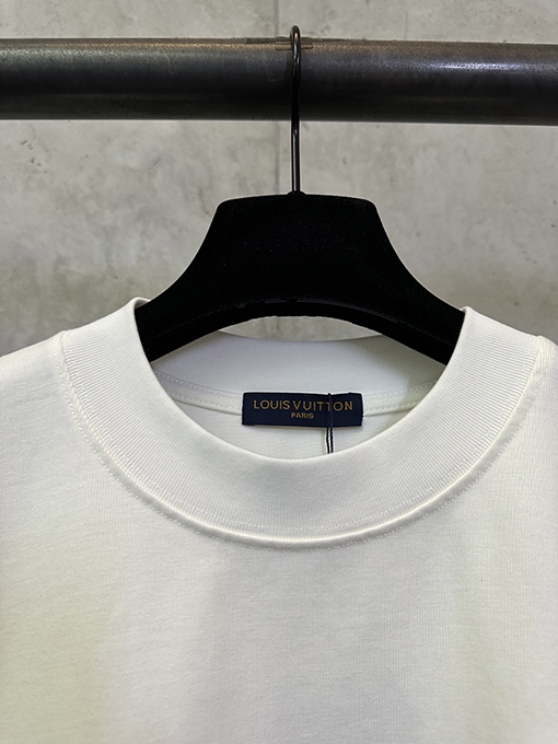 ルイヴィトン LV パールロゴ入りクルーネック半袖Tシャツ