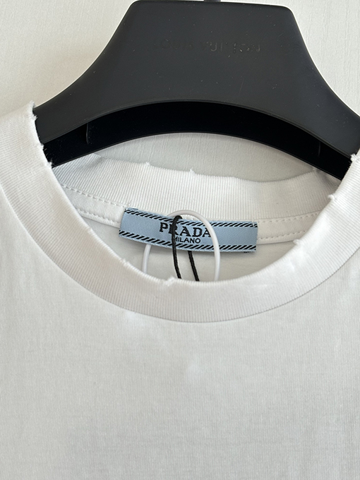 プラダ半袖Tシャツコピー 三角形のロゴ入り半袖Tシャツ