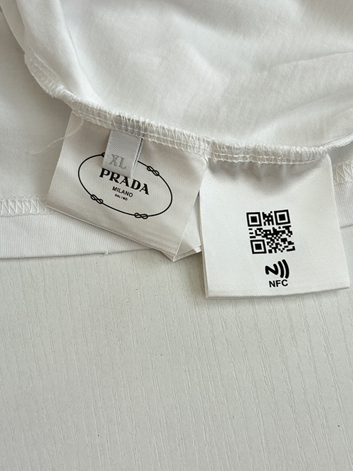プラダ半袖Tシャツコピー 三角形のロゴ入り半袖Tシャツ