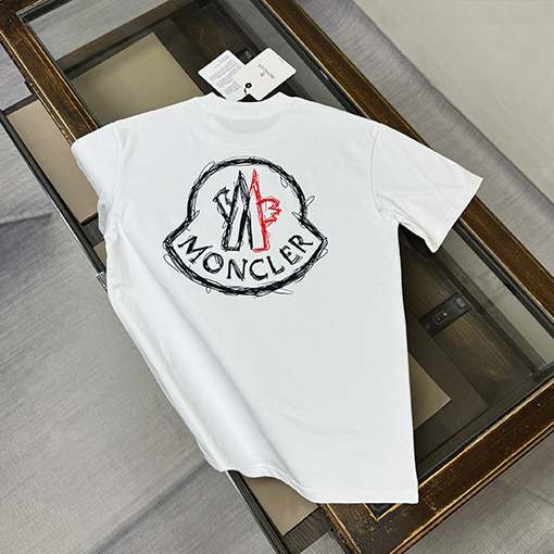 モンクレール Moncler 新作のスタイリッシュなラウンドネック半袖Tシャツ