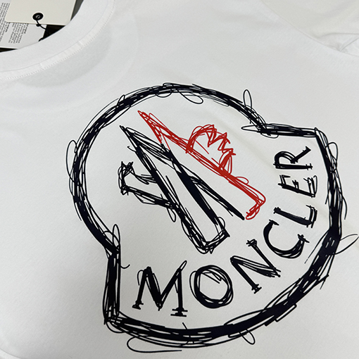 モンクレール Moncler 新作のスタイリッシュなラウンドネック半袖Tシャツ