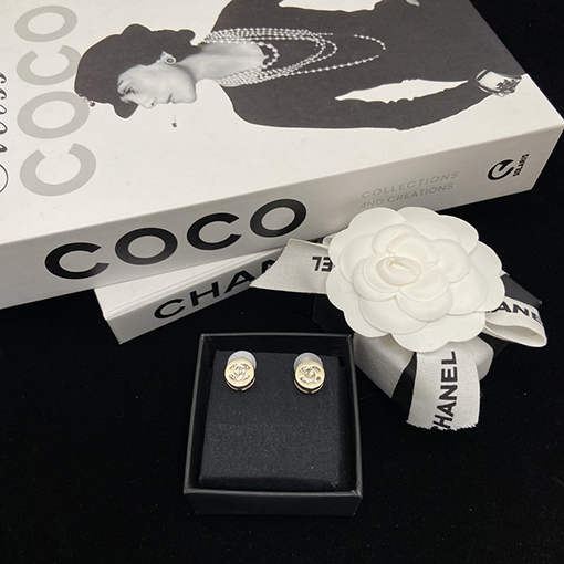 シャネル レディース 24b ダブルC スパークリングダイヤモンドスタッドピアス