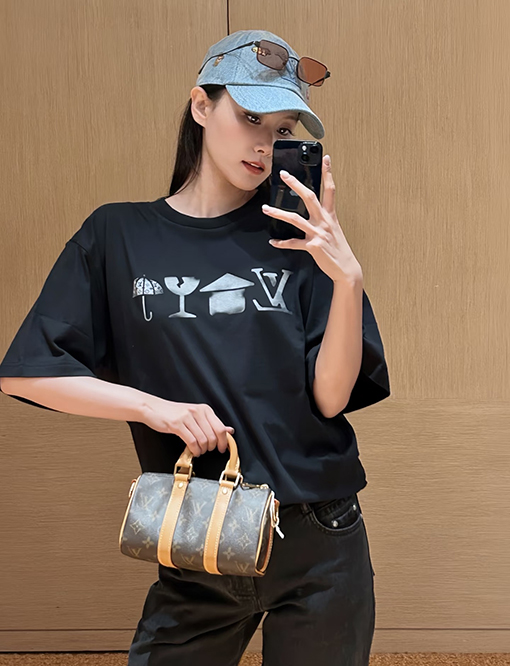 ルイヴィトン 色褪せたプリントの半袖Tシャツ