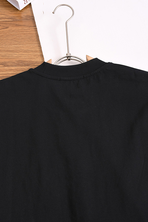 プラダ メタルトライアングルロゴ入りナイロンパッチポケット装飾付き半袖Tシャツ