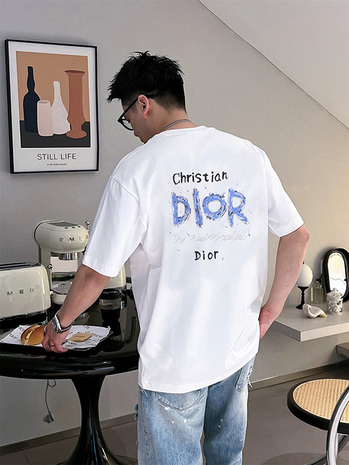 ディオール半袖Tシャツコピー Dior 手描きプリントの半袖Tシャツ