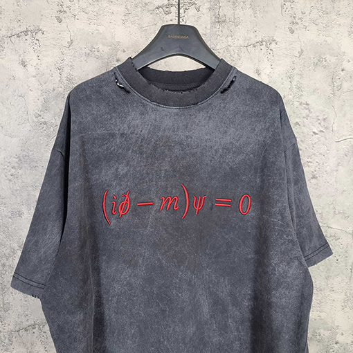 バレンシアガ半袖Tシャツスーパーコピー フォーミュラ刺繍入りウォッシュダメージ半袖Tシャツ