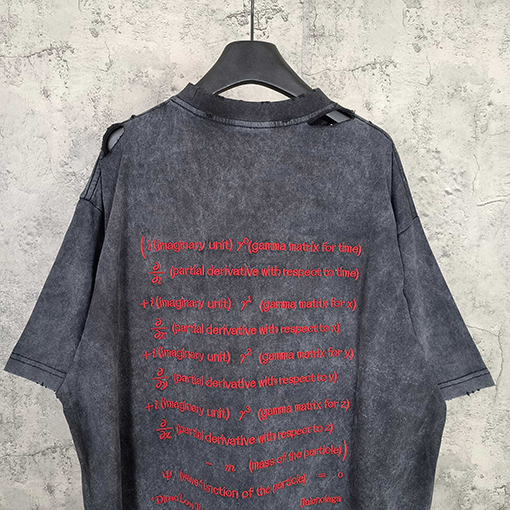 バレンシアガ半袖Tシャツスーパーコピー フォーミュラ刺繍入りウォッシュダメージ半袖Tシャツ