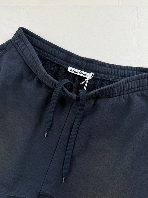 アクネストゥディオズ Acne Studios ヴィンテージ風ダメージプリントショートパンツ