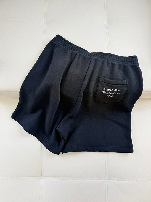 アクネストゥディオズ Acne Studios ヴィンテージ風ダメージプリントショートパンツ