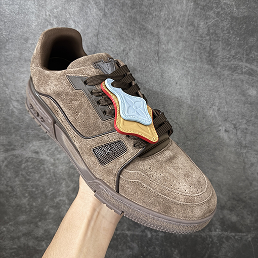 ルイヴィトン LV Trainer ダークブラウンのカーキ色のスニーカーシリーズ