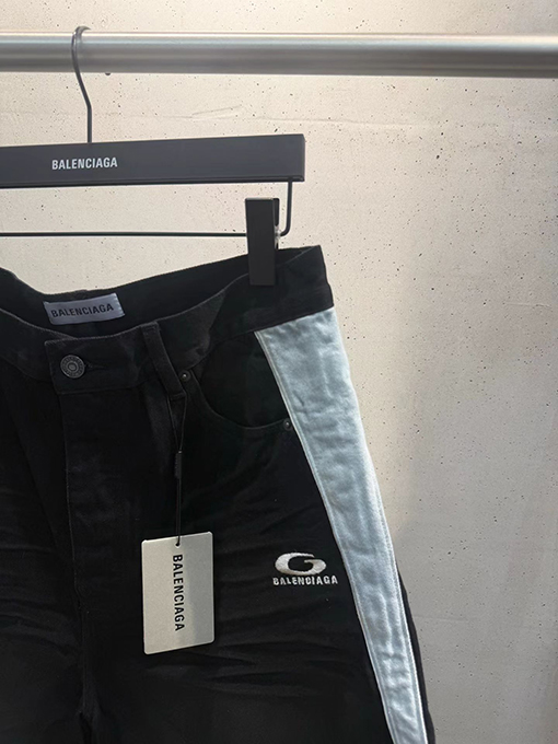 バレンシアガスーパーコピー BALENCIAGA カラーブロックロゴ入りデニムショーツ