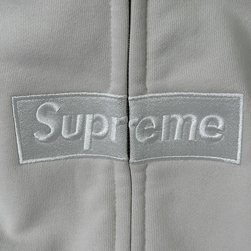 シュプリーム X マルタンマルジェラスーパーコピー SUPREME コラボレーションインクスプラッター刺繍ジップアップパーカー