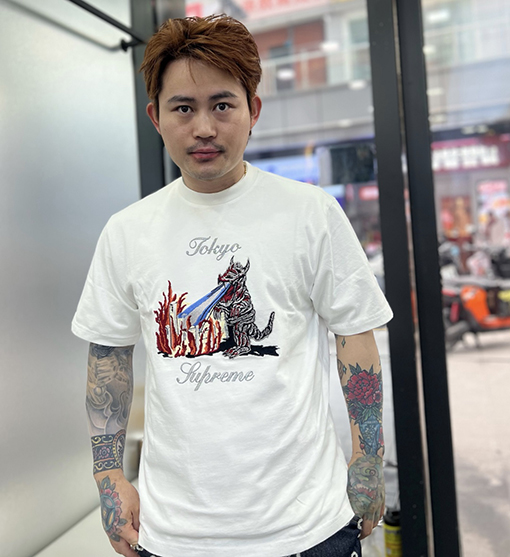 シュプリーム偽物 SUPREME 東京刺繍モンスター半袖Tシャツ