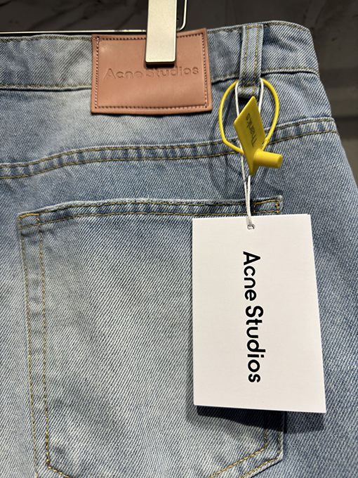 アクネストゥディオズ PatcDistressed Jeans FEah ウォッシュのダメージジーンズ