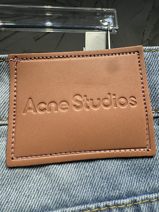 アクネストゥディオズ PatcDistressed Jeans FEah ウォッシュのダメージジーンズ