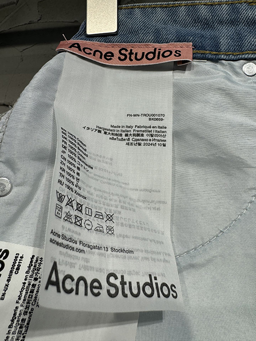 アクネストゥディオズコピー ヴィンテージ風ウォッシュのダメージゆったりとしたデニムショートパンツ