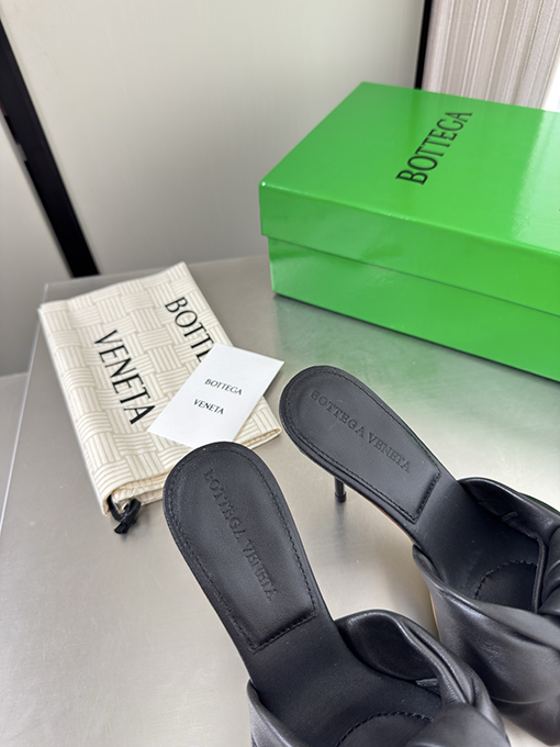 ボッテガヴェネタ Cherry Flat Mule レディースネクタイハイヒールサンダル