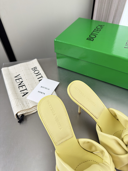 ボッテガヴェネタ Cherry Flat Mule レディースネクタイハイヒールサンダル