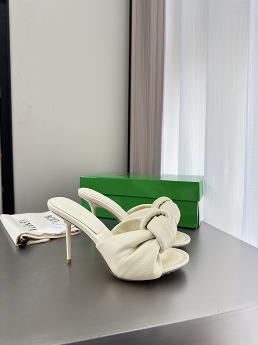 ボッテガヴェネタ Cherry Flat Mule レディースネクタイハイヒールサンダル