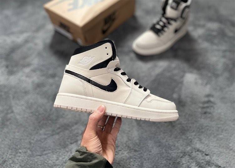 【ナイキ】AJ 1 Zoom Air CMFT"Summit White" メンズ レディース  スニーカー  