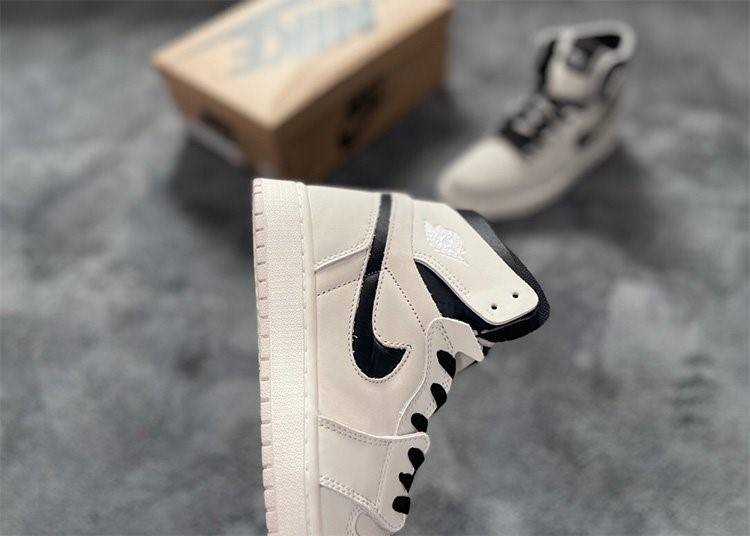 【ナイキ】AJ 1 Zoom Air CMFT"Summit White" メンズ レディース  スニーカー  