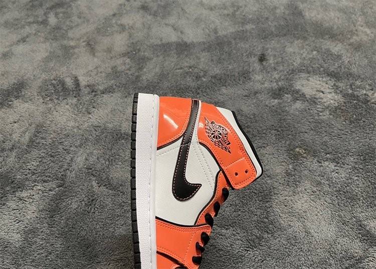 【ナイキ】 AJ1  Mid "Turf Orange" メンズ レディース  スニーカー  